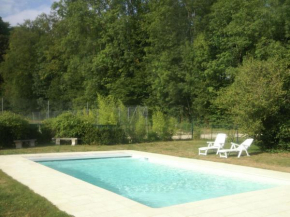 Holiday home with swimming pool on the estate of a noble castle near Nettancourt